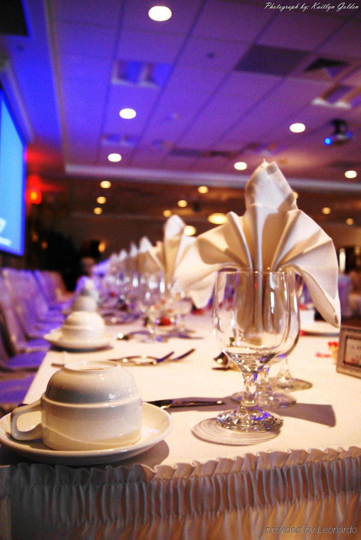 Holiday Inn Purdue - Fort Wayne By Ihg Exteriör bild